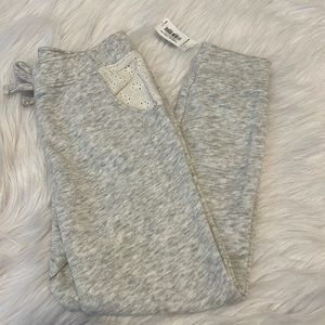 Old navy jogger - size 4t  NWT